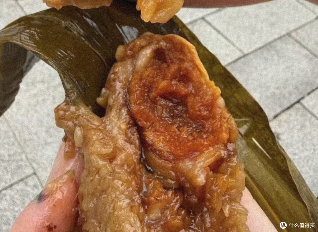 沅江咸蛋黄肉粽，居然让我一次干了三个