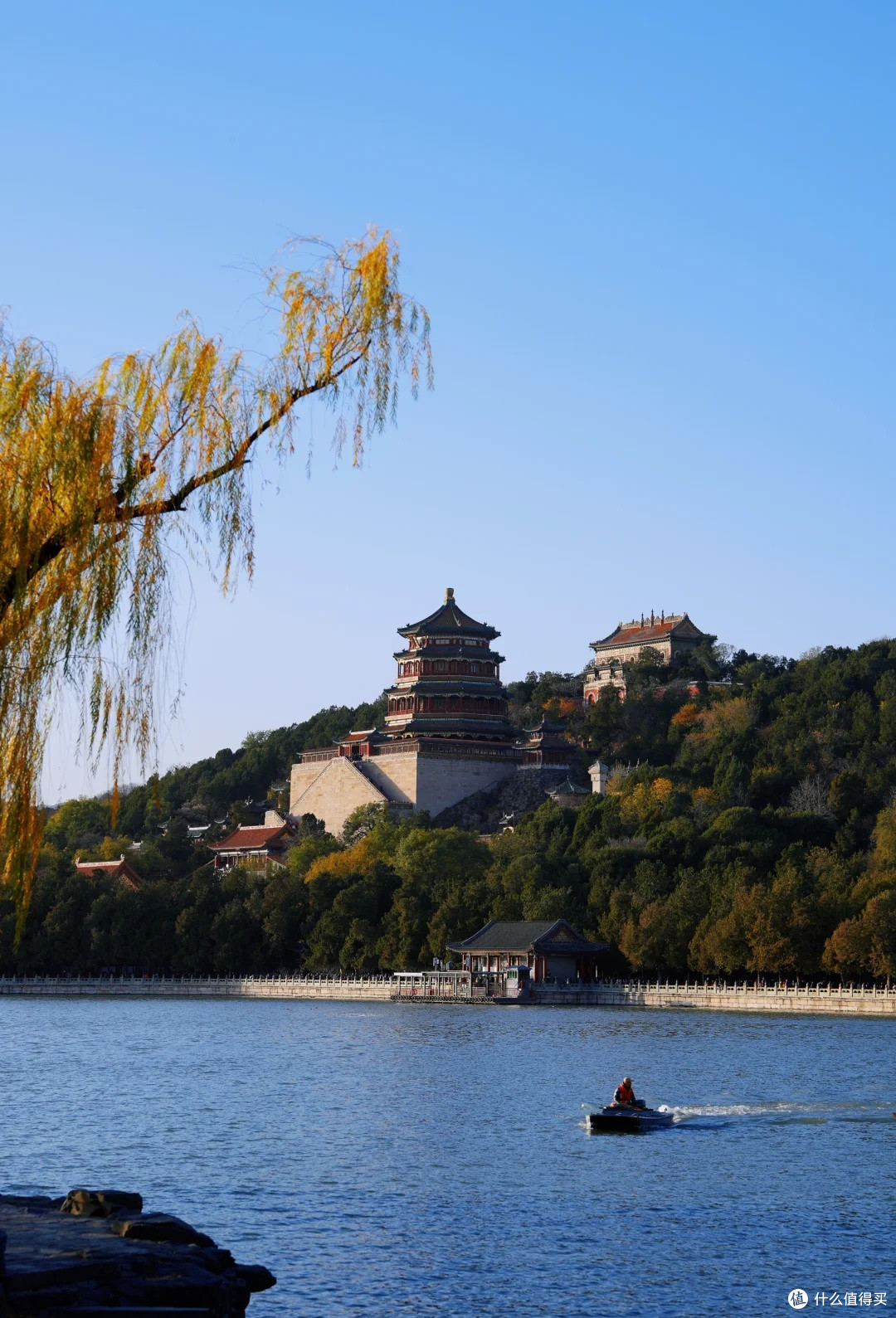 山水相依，古建连绵的颐和园