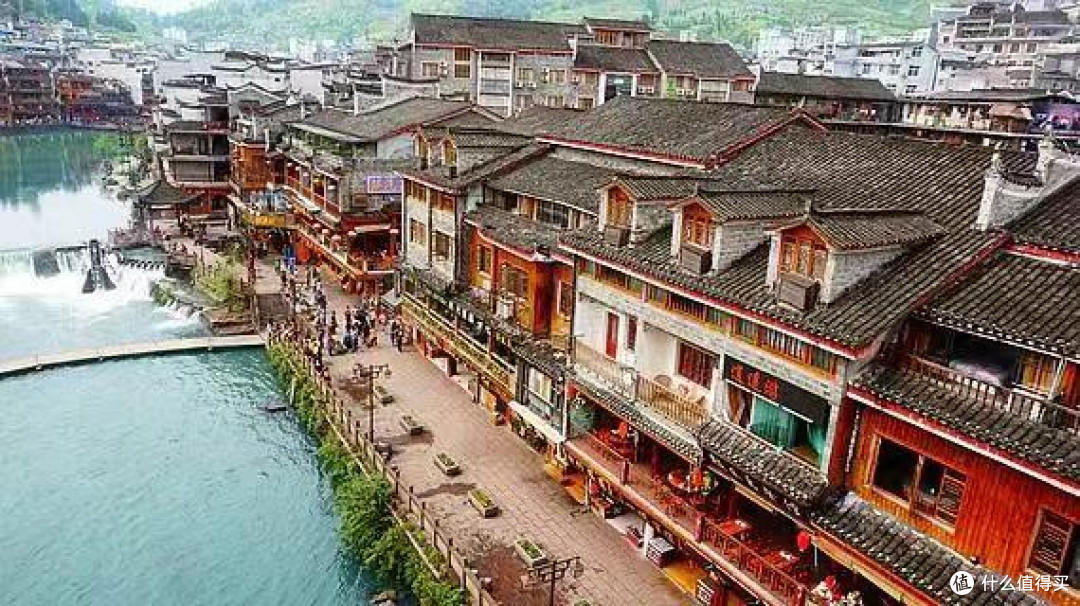凤凰古城:古韵与烟火气交织