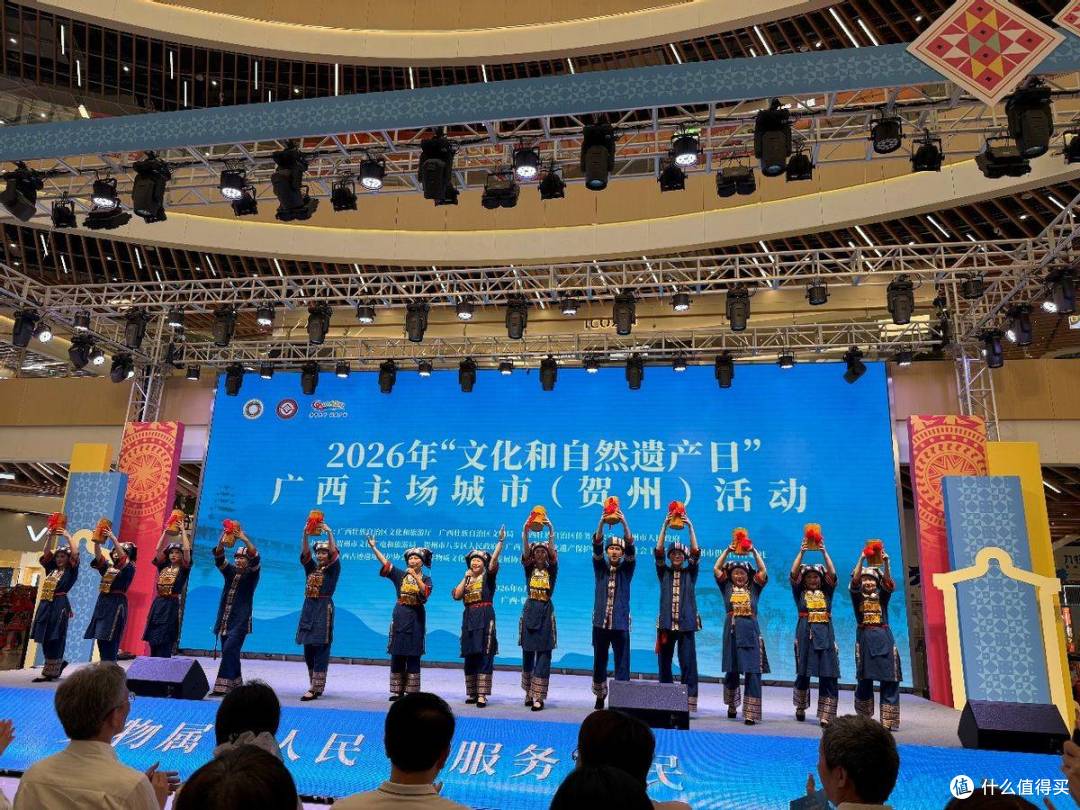 共工新闻社副社长黄伟健专访瑶族蝴蝶歌国家级非遗传承人欧玉梅