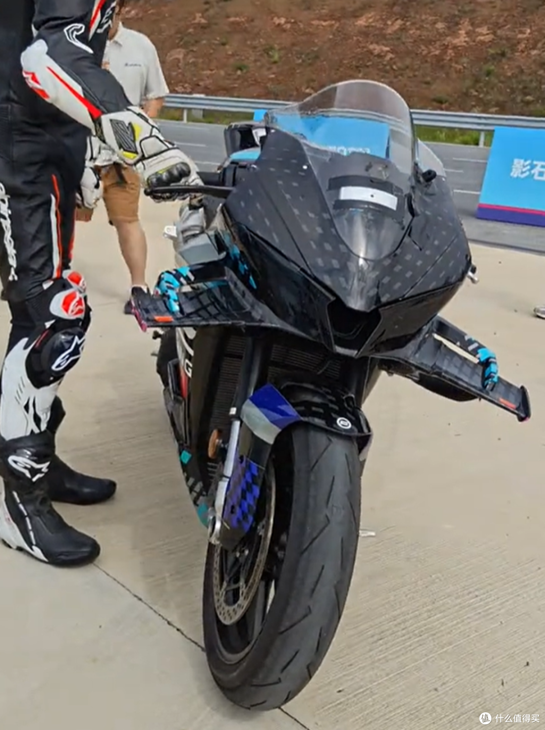 春风V4跑出310.8km/h,国产公升跑车真来了!