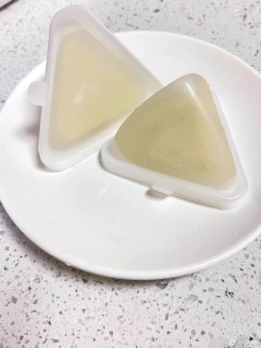 端午换了新玩法:一口咬开皇冠世家猫山王榴莲冰皮粽