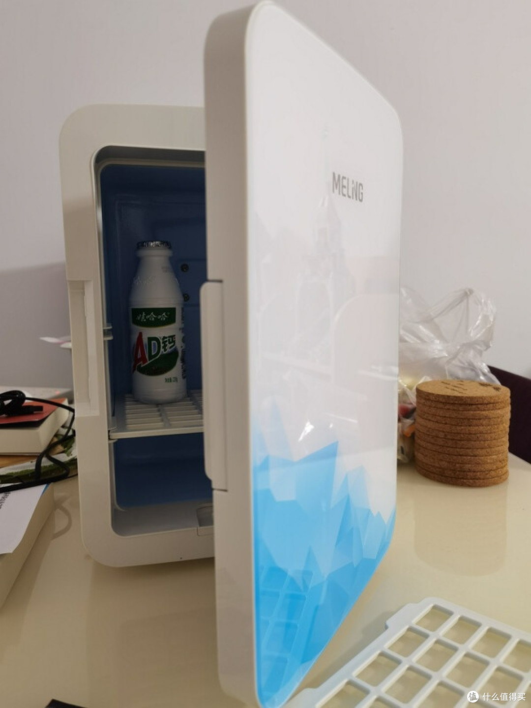 美菱迷你冷暖箱，小空间大用途