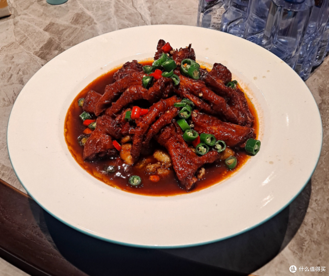 朋友说“菜随便点”,结果九宫格都装不下😂🍖