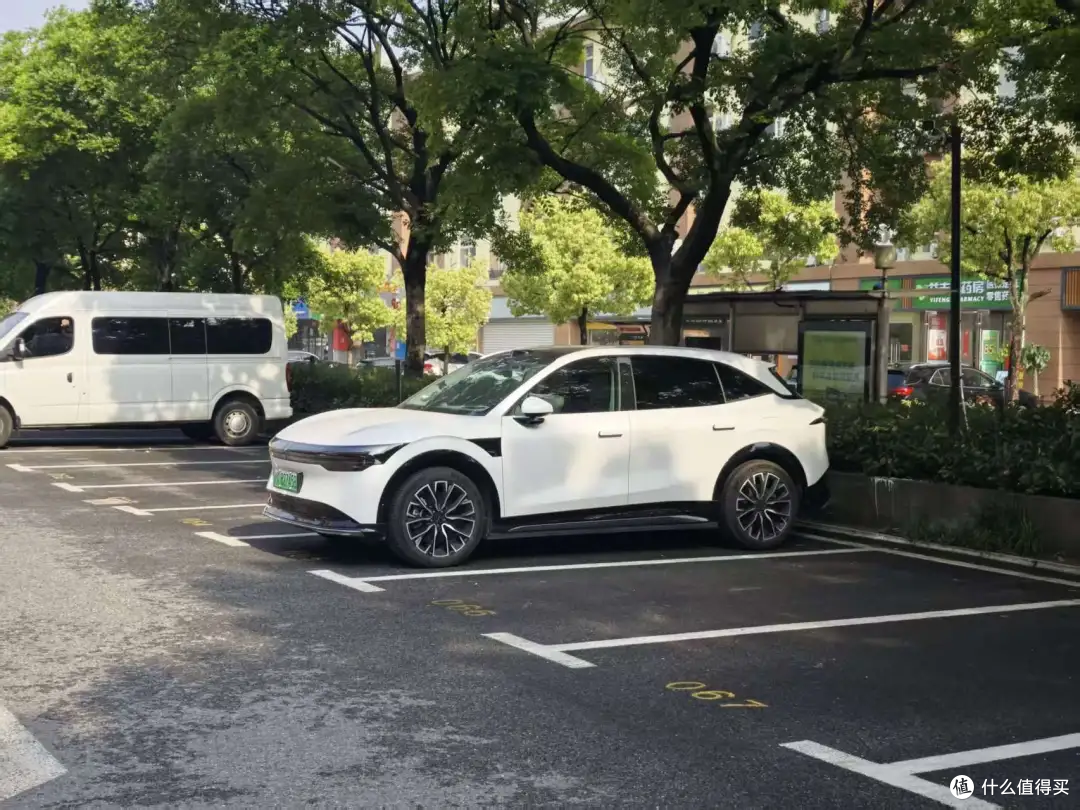 人生第一台新能源怎么选?开了9年新能源后,我建议先看这5个场景
