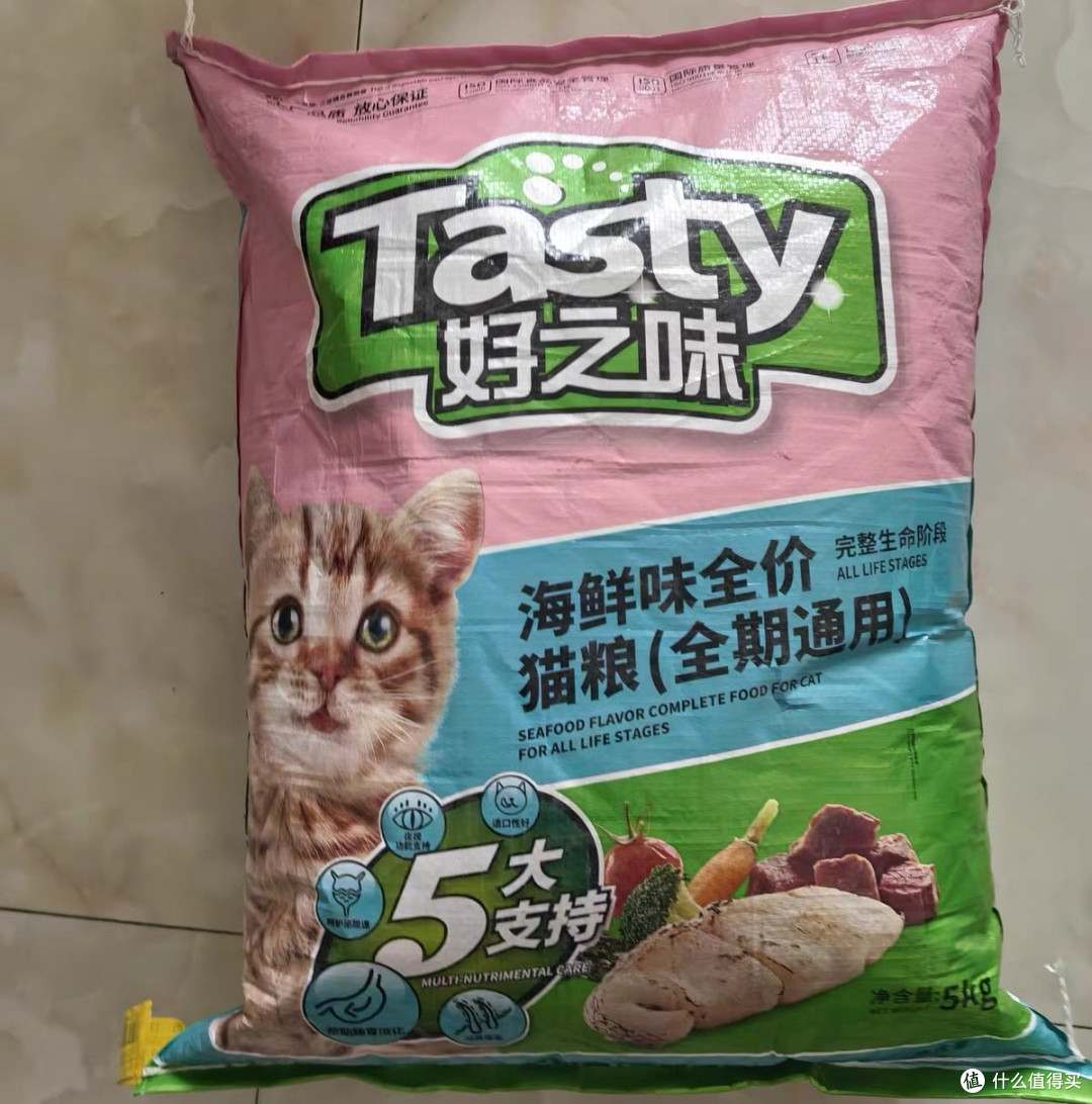 营养均衡适合各年龄段猫咪