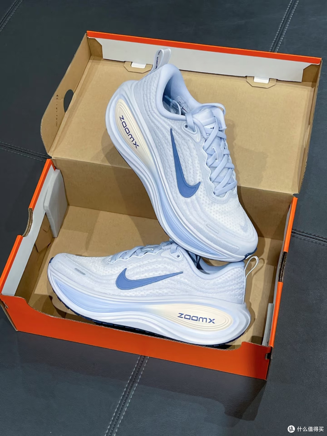 夏日降温浅蓝跑鞋✨Nike Vomero Plus通勤暴走神器