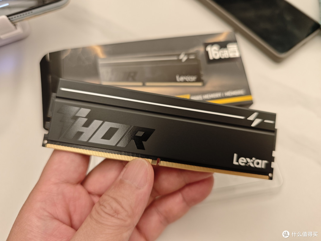 黄金一样的价值！雷克沙雷神之刃二代 DDR5 6000MT/s CL36测评