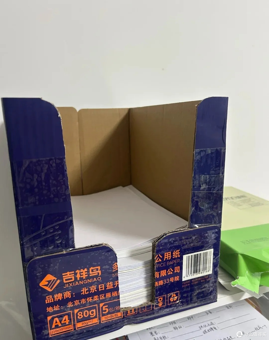 被年轻人的「工位智慧」惊到了！分文不花，办公桌变得整整齐齐