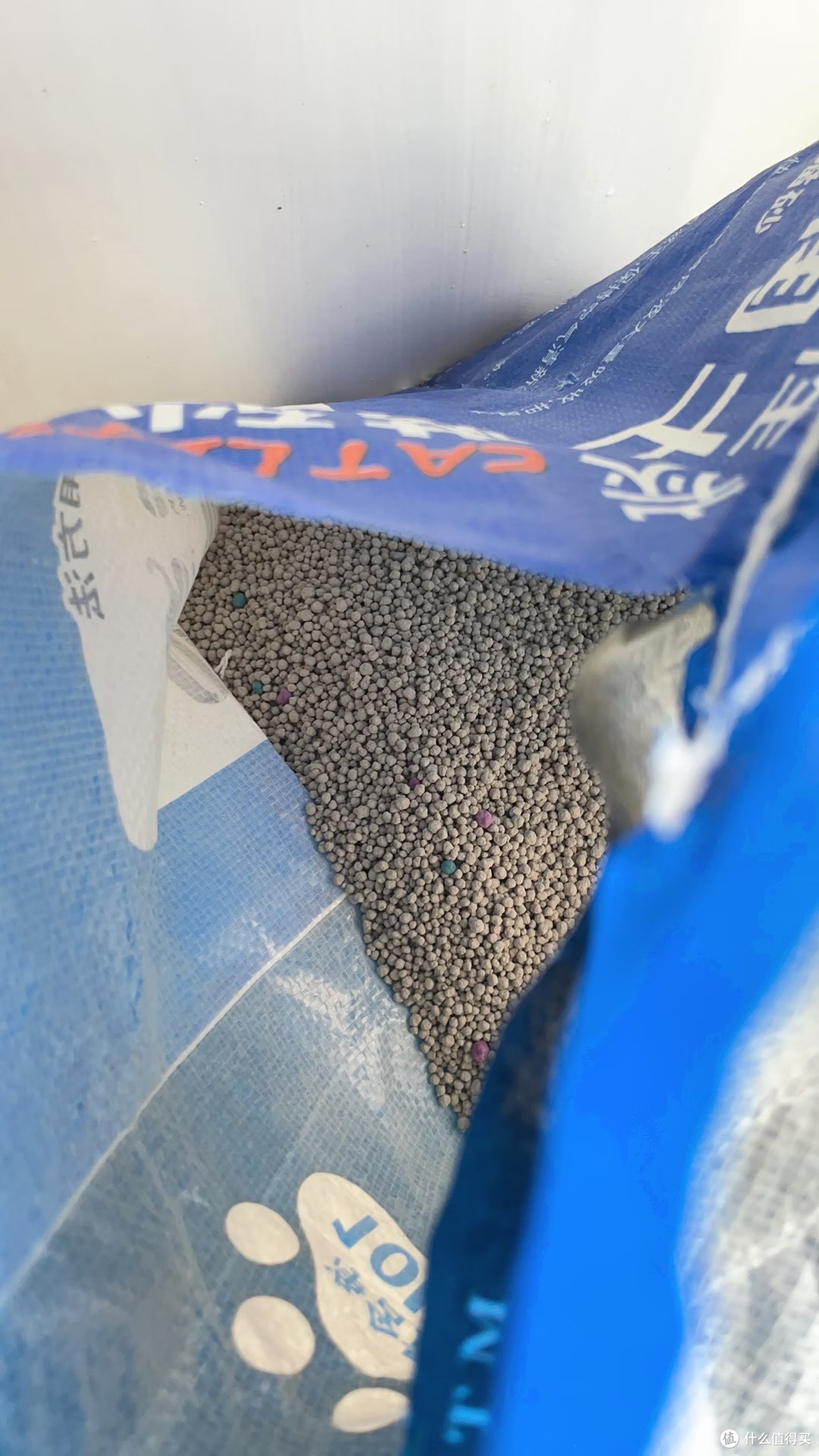 猫砂选购指南:结团性与粉尘控制