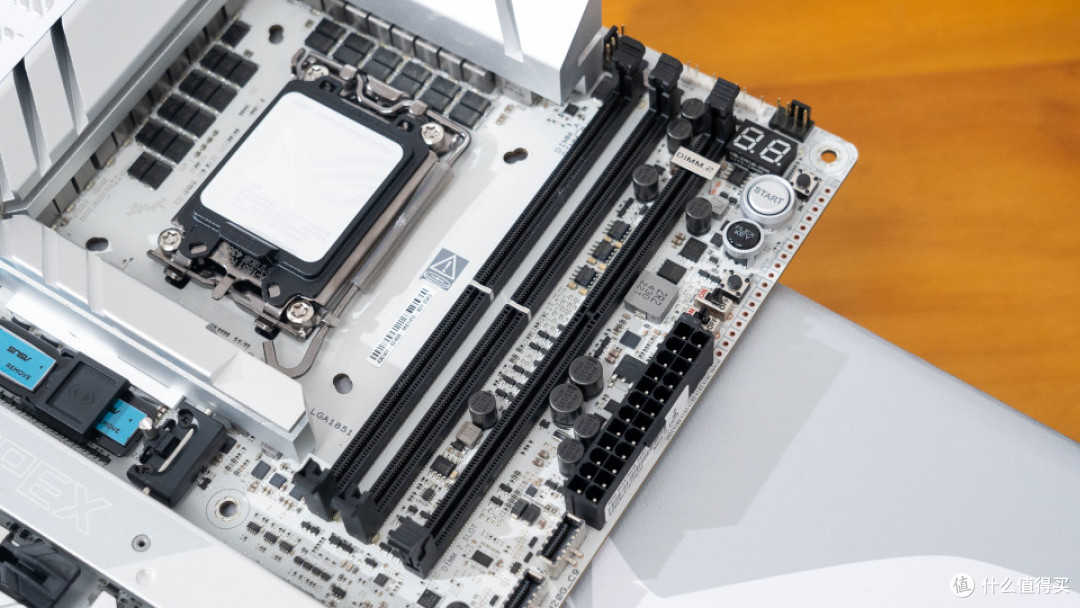 廉政主机VS复古主机:270K+ROG Z890 APEX+ TT Retro 360 TG装机