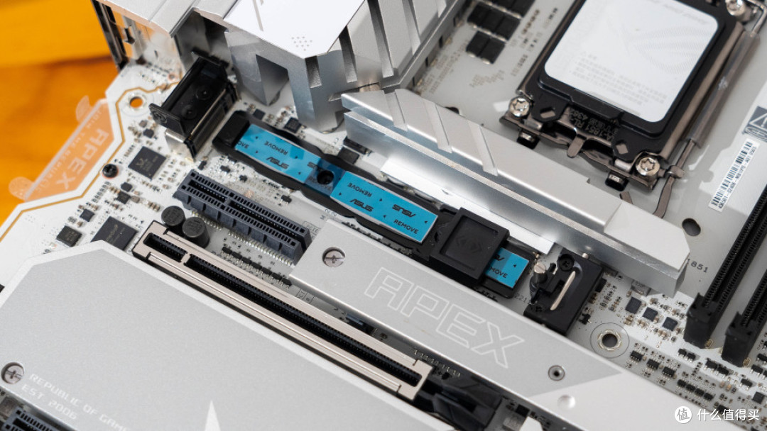 廉政主机VS复古主机:270K+ROG Z890 APEX+ TT Retro 360 TG装机