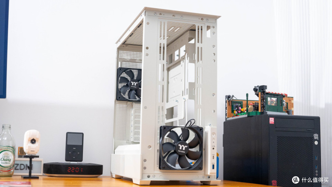 廉政主机VS复古主机:270K+ROG Z890 APEX+ TT Retro 360 TG装机