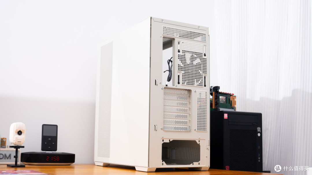 廉政主机VS复古主机:270K+ROG Z890 APEX+ TT Retro 360 TG装机