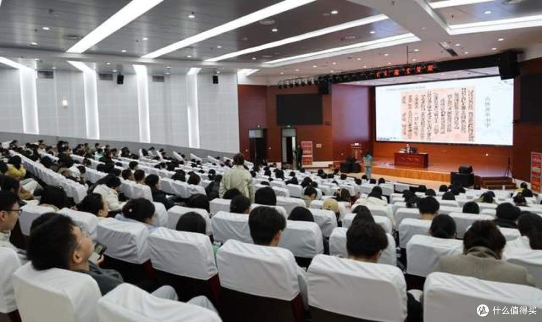 还在一条条拖进度、手工记重点?这方法,让讲座视频总结又快又全