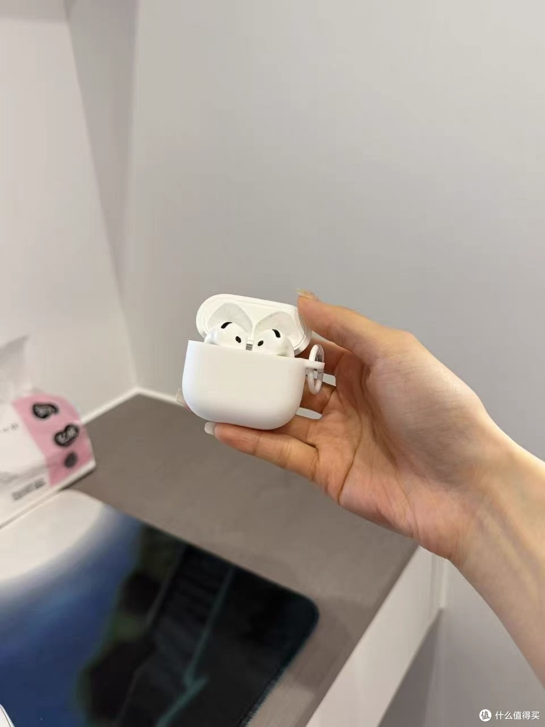 云朵白AirPods壳来袭！硅胶连体超防摔！
