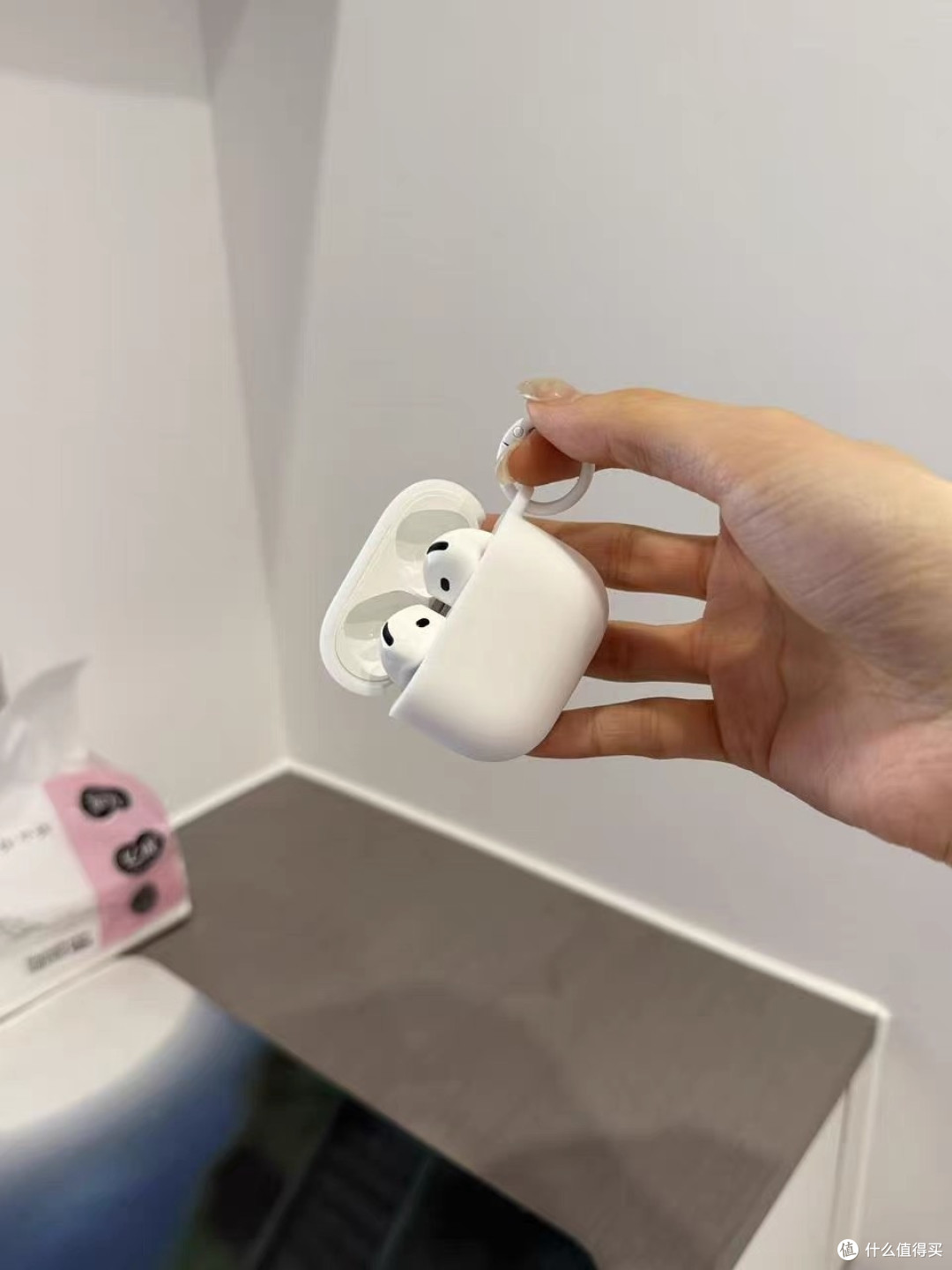 云朵白AirPods壳来袭！硅胶连体超防摔！