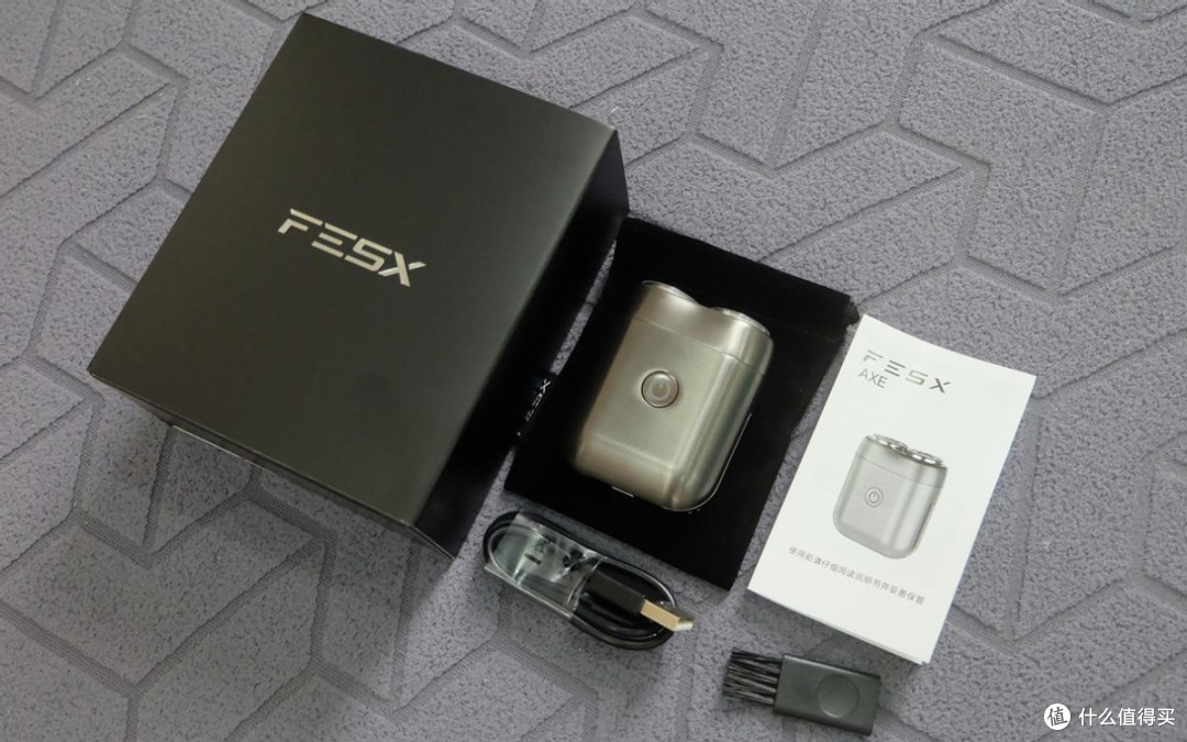 出差党福音!极客精工FESX迷你剃须刀让我告别 "大胡子尴尬"
