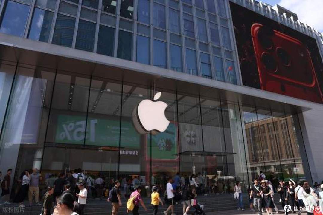曝苹果加价扫光存储芯片后宣布产品涨价，网友：摆明收割消费者！