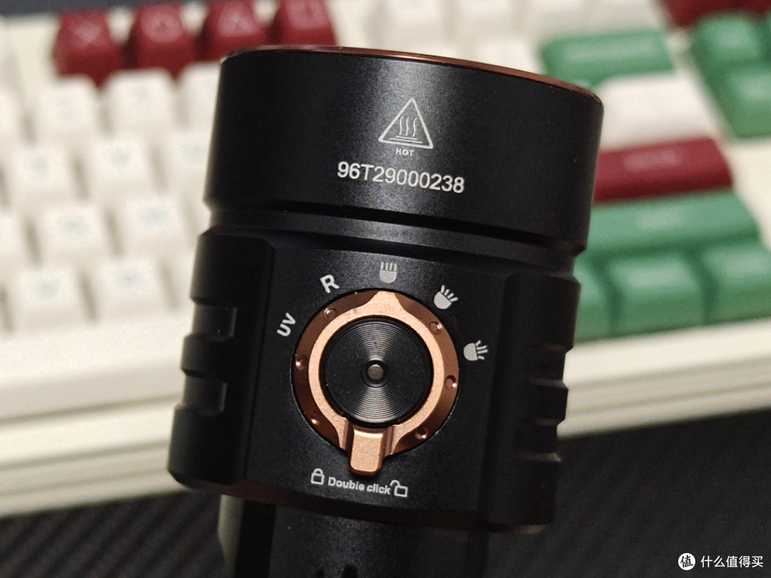 五模式单手握,聚泛一体性能续航拉满!FENIX C16全能型掌上手电