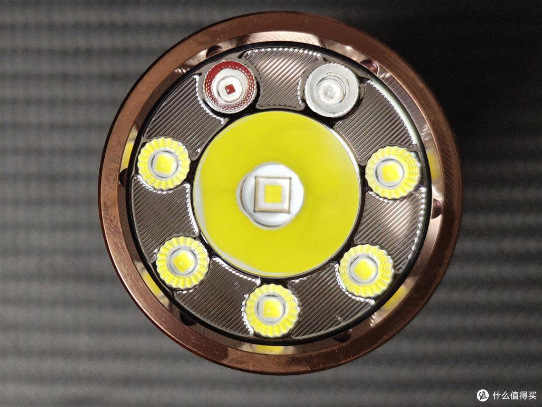 五模式单手握,聚泛一体性能续航拉满!FENIX C16全能型掌上手电