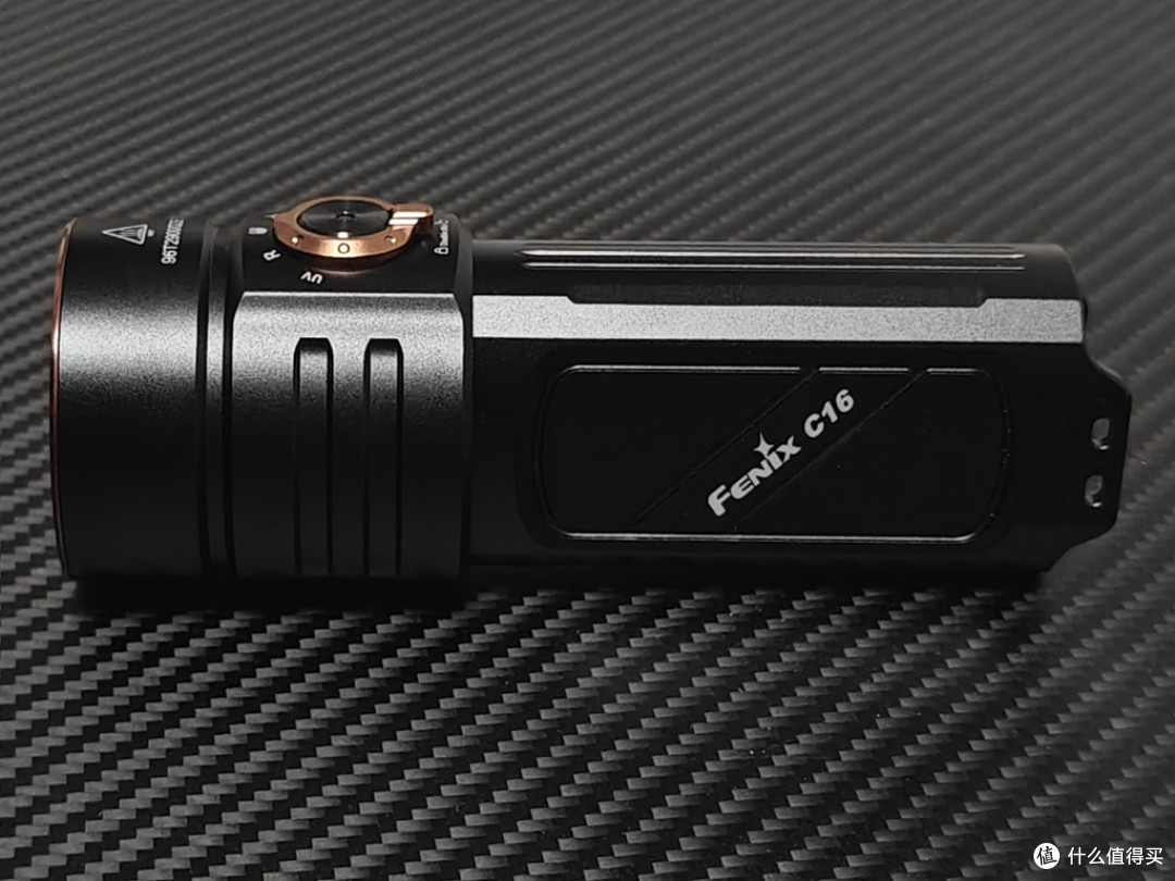 五模式单手握,聚泛一体性能续航拉满!FENIX C16全能型掌上手电