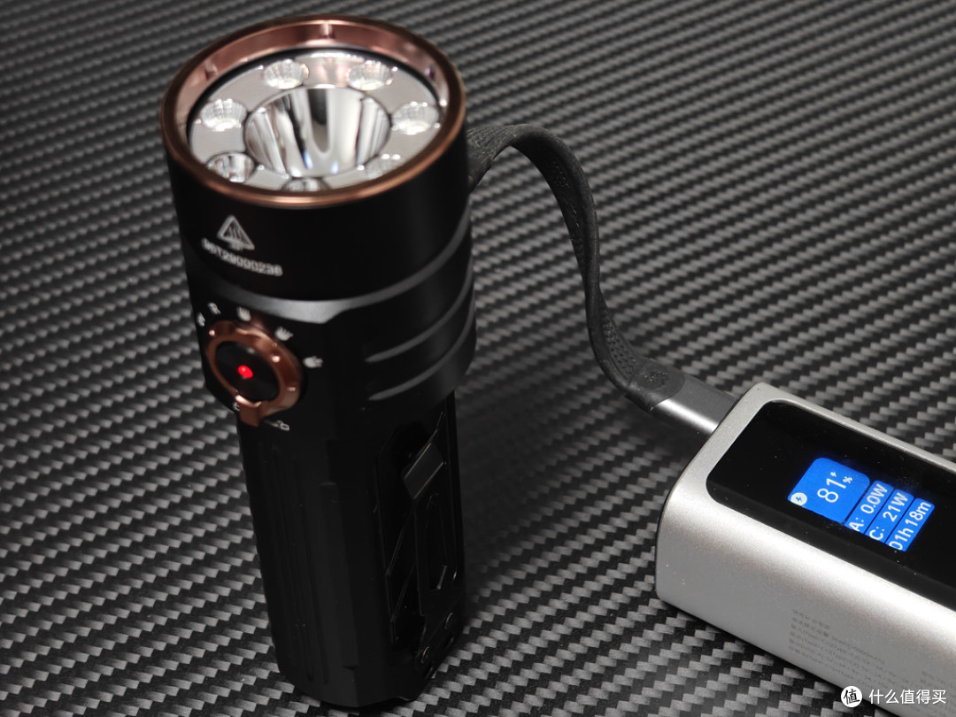 五模式单手握,聚泛一体性能续航拉满!FENIX C16全能型掌上手电