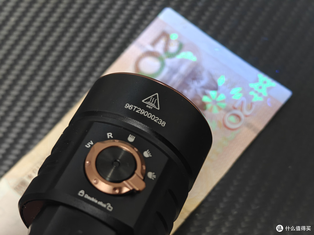 五模式单手握,聚泛一体性能续航拉满!FENIX C16全能型掌上手电