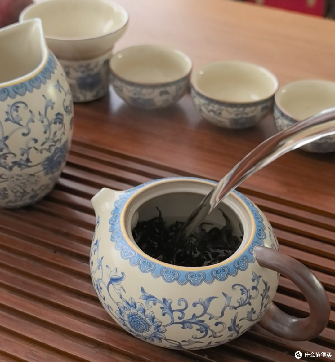 茶香中的父子情:岁月的反差