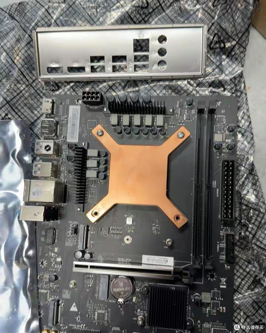 联想599元魔改主板i7-12800HX,存储扩展比ATX还全?