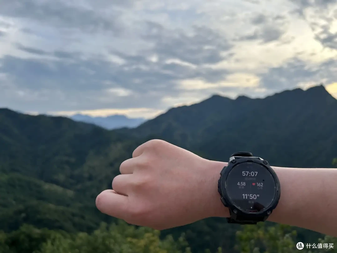 戴着猎险者 AD10 进了两次山:它适合谁,不适合谁