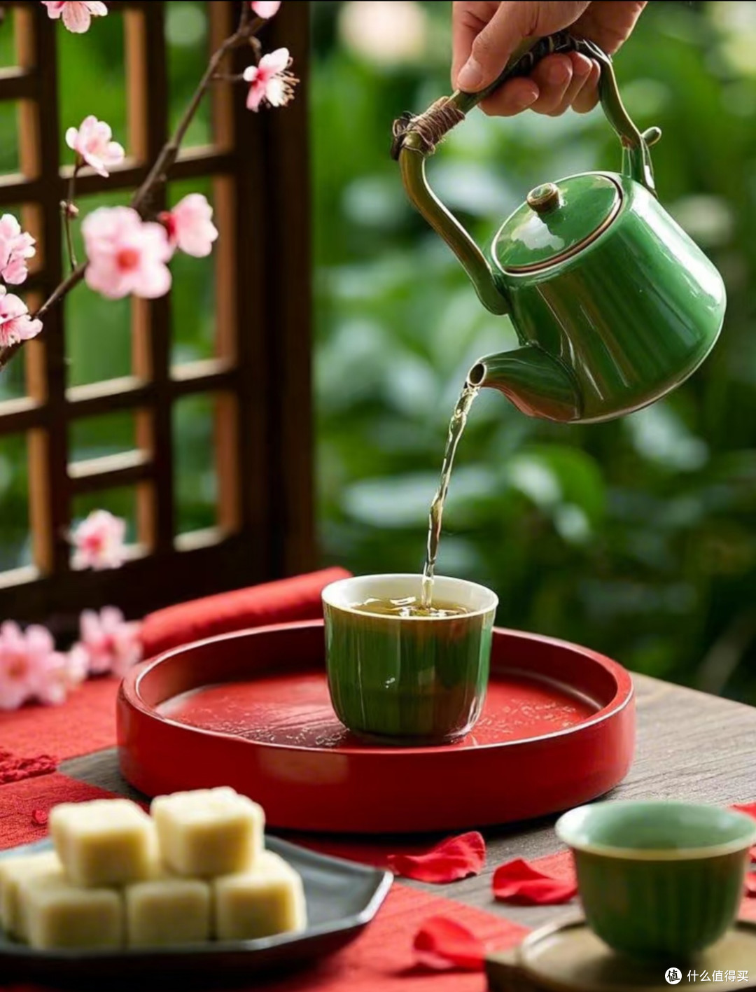 一帘春色入茶盏,这把青瓷提梁壶,装着我和父亲半生的春日念想