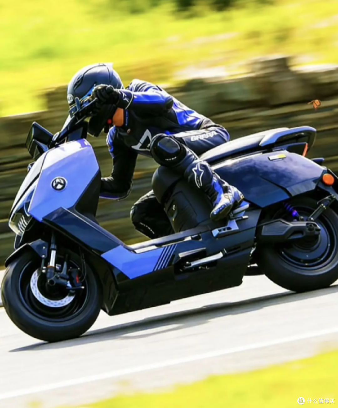 金箭零界1250 Ultra 即将上市：极速135km/h，电摩卷到这一步了？