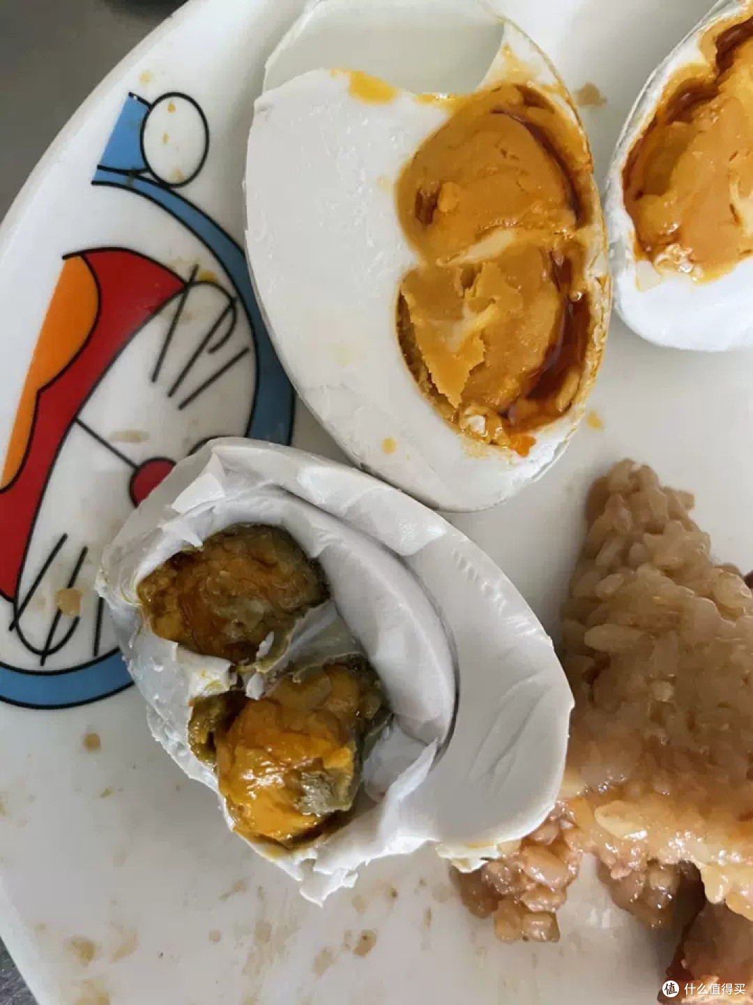 端午餐桌必备,咸蛋配粽子