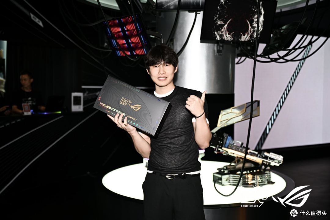 20年热血依然!ROG 20周年信仰开启,大上海邀你共赴信仰殿堂