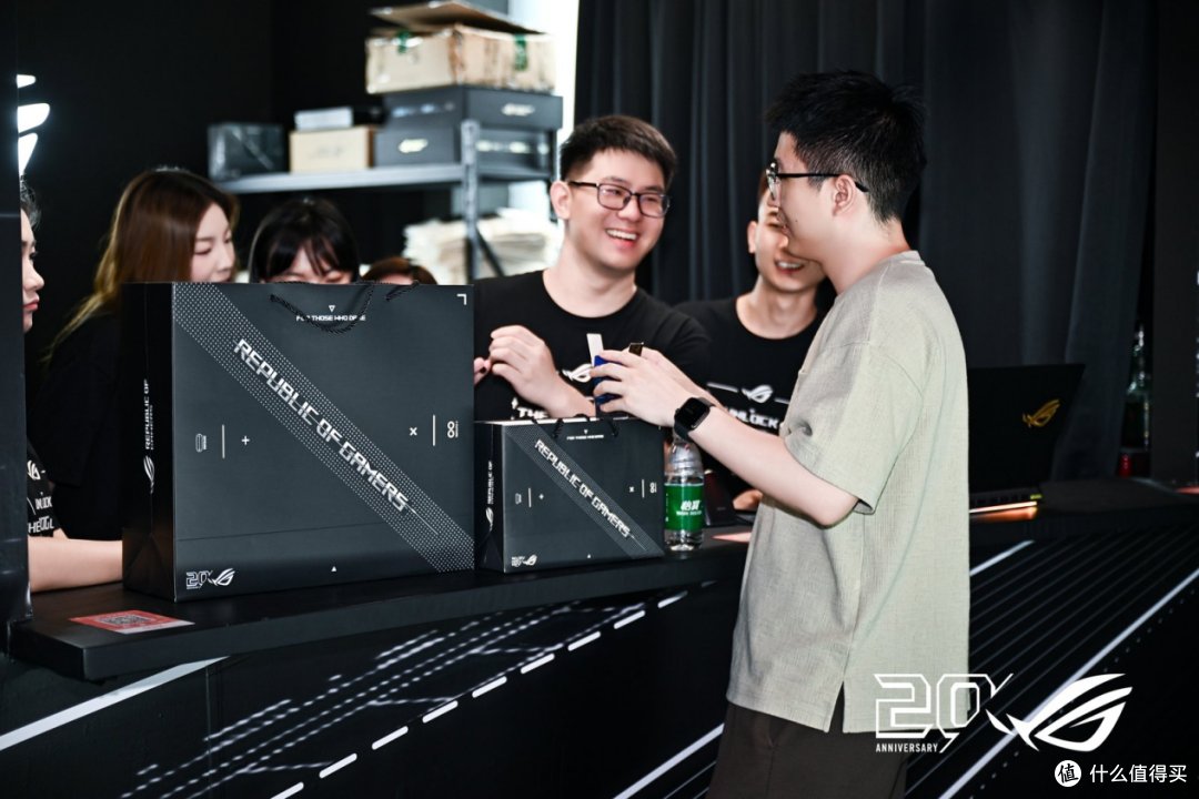 20年热血依然!ROG 20周年信仰开启,大上海邀你共赴信仰殿堂