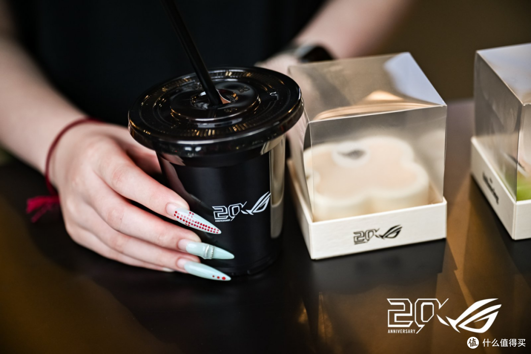 20年热血依然!ROG 20周年信仰开启,大上海邀你共赴信仰殿堂