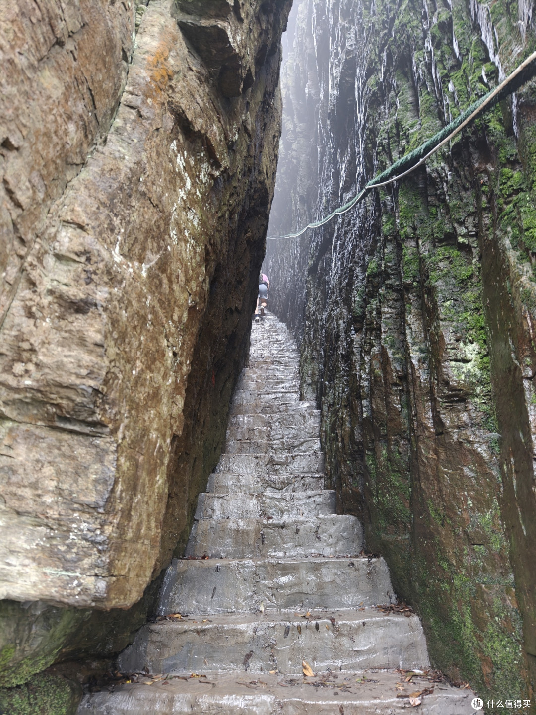 硬核实测-迈乐迈行登山鞋和迪卡侬髌骨带助我拿牌到腿软!
