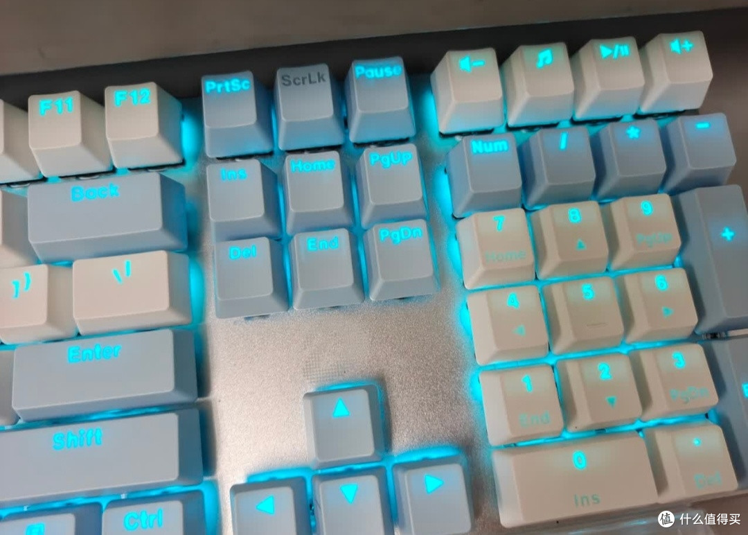 我的桌搭本命！达尔优EK815白蓝青轴键盘