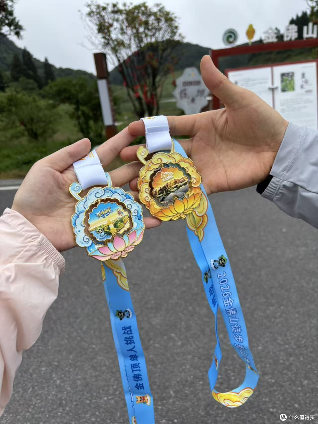 硬核实测-迈乐迈行登山鞋和迪卡侬髌骨带助我拿牌到腿软！