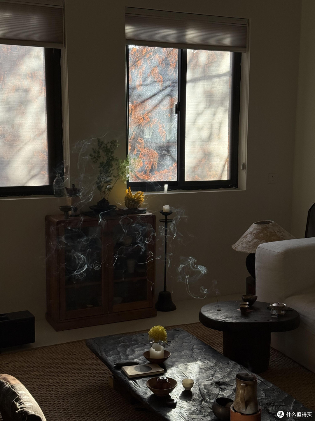 白瓷提梁壶：岁月的温柔陪伴