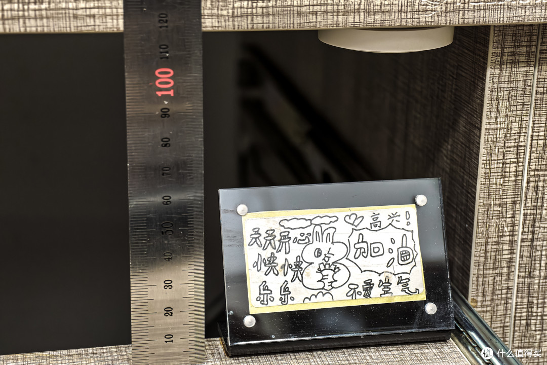 夏日工位大改造：增高架+键鼠+小尾巴，笔记本办公更安逸