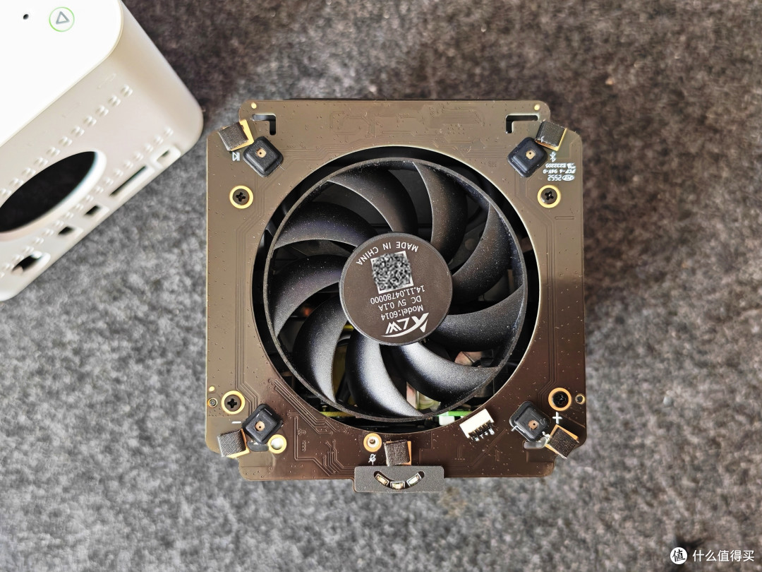 终结桌面杂乱,打造桌面中枢——零刻Mate Pro扩展坞使用体验。