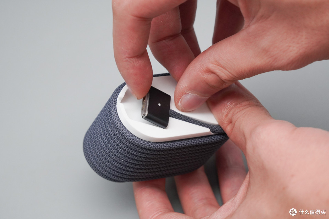 专治 2 米 MagSafe3 线材乱象!3D 打印 MacBook 专用绕线器体验