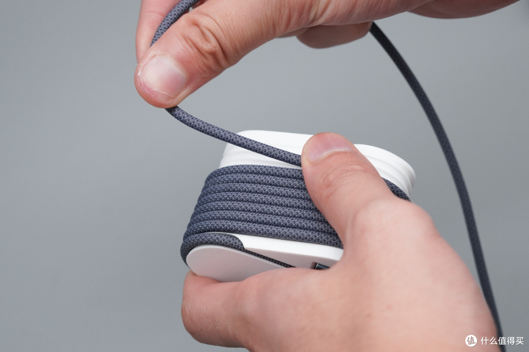 专治 2 米 MagSafe3 线材乱象!3D 打印 MacBook 专用绕线器体验