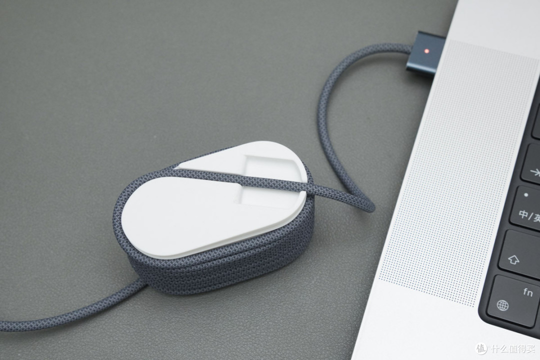 专治 2 米 MagSafe3 线材乱象!3D 打印 MacBook 专用绕线器体验