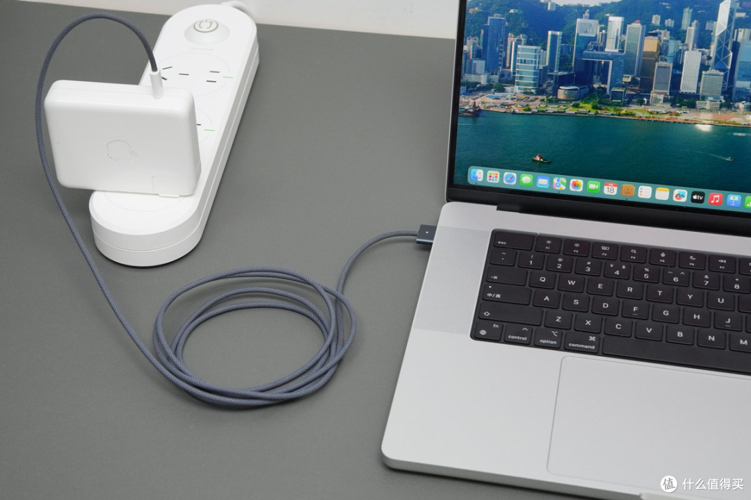 专治 2 米 MagSafe3 线材乱象!3D 打印 MacBook 专用绕线器体验