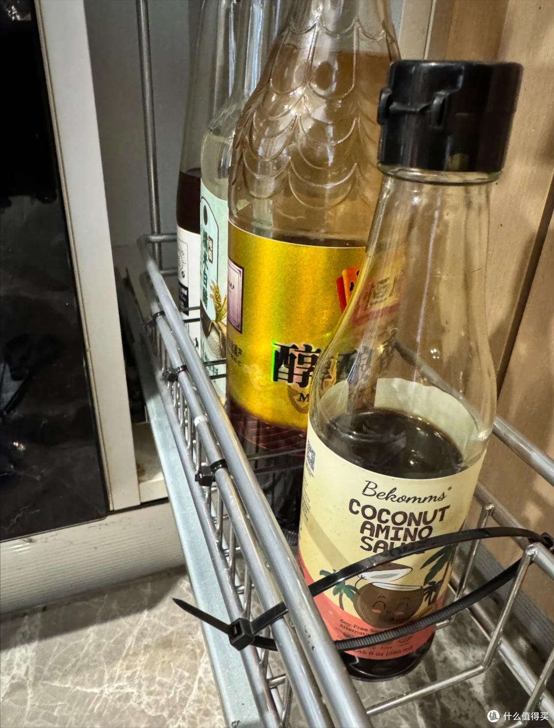 还得是媳妇:不起眼的扎带竟被她玩出花,能收纳还有很多隐藏用法