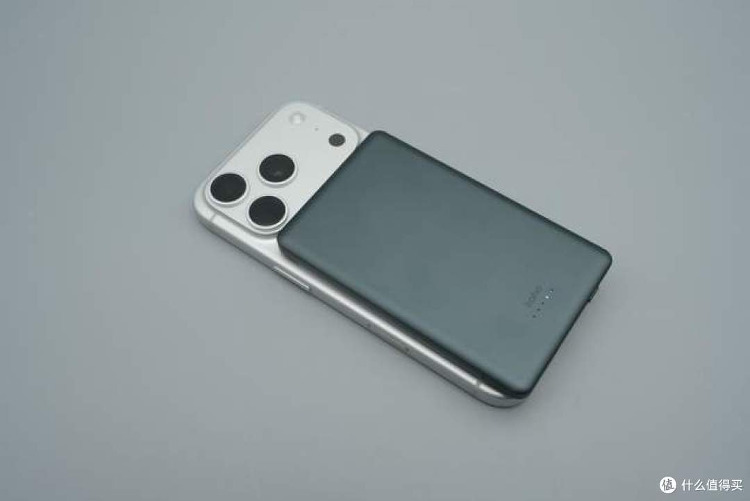 适配iPhone 17 Pro不挡镜头，haha TRAVEL超薄磁吸移动电源拆解