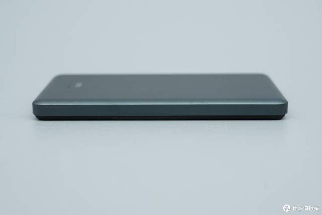 适配iPhone 17 Pro不挡镜头，haha TRAVEL超薄磁吸移动电源拆解